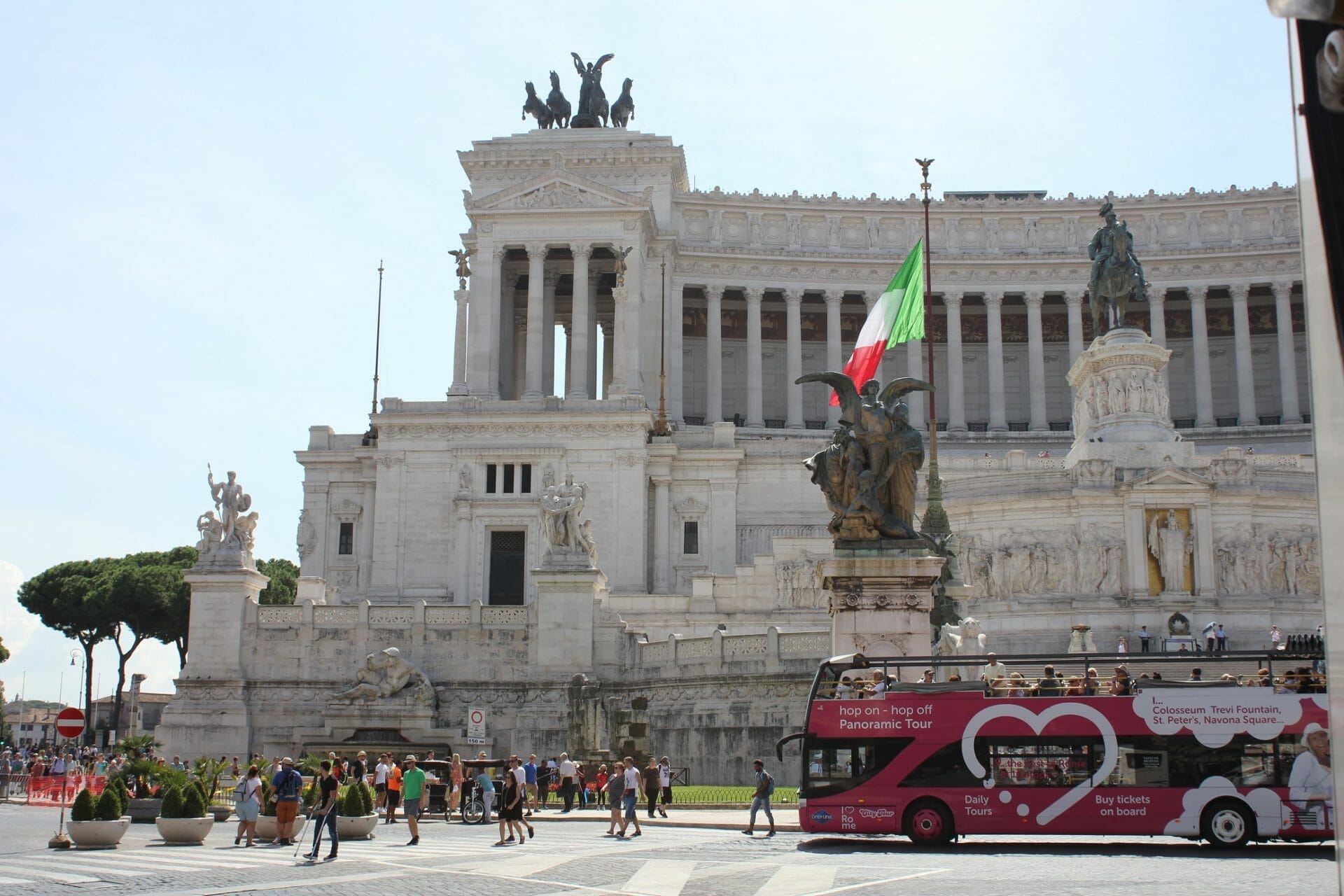 hop on hop off Rome bus tour