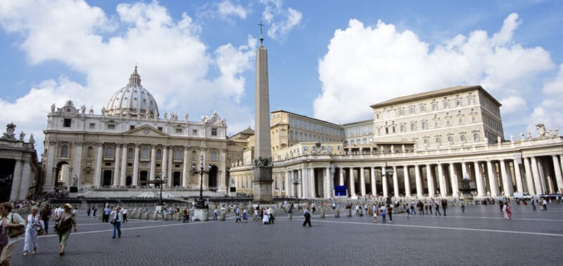 Visit the Vatican st peters square