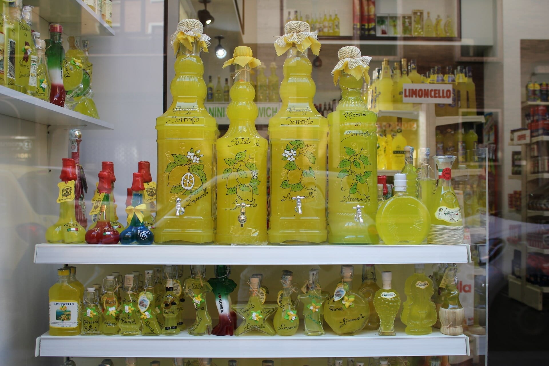 drinking in rome limoncello