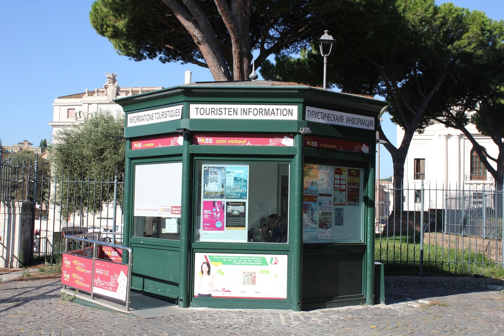tourist infopoint roma pass