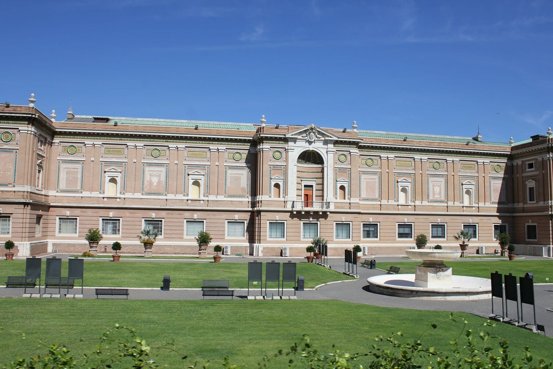 roma pass cost vatican museum rome