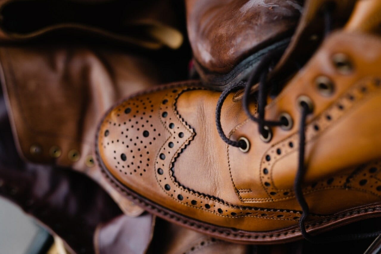 leather_shoes_@matthew_feeney_unsplash buy handicrafts in Rome Di San Giacomo
