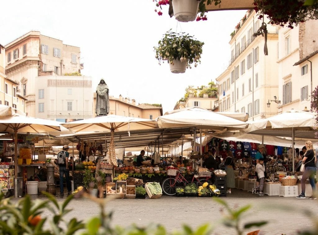 piazzas in rome Campo Di Fiori@jose ros unsplash