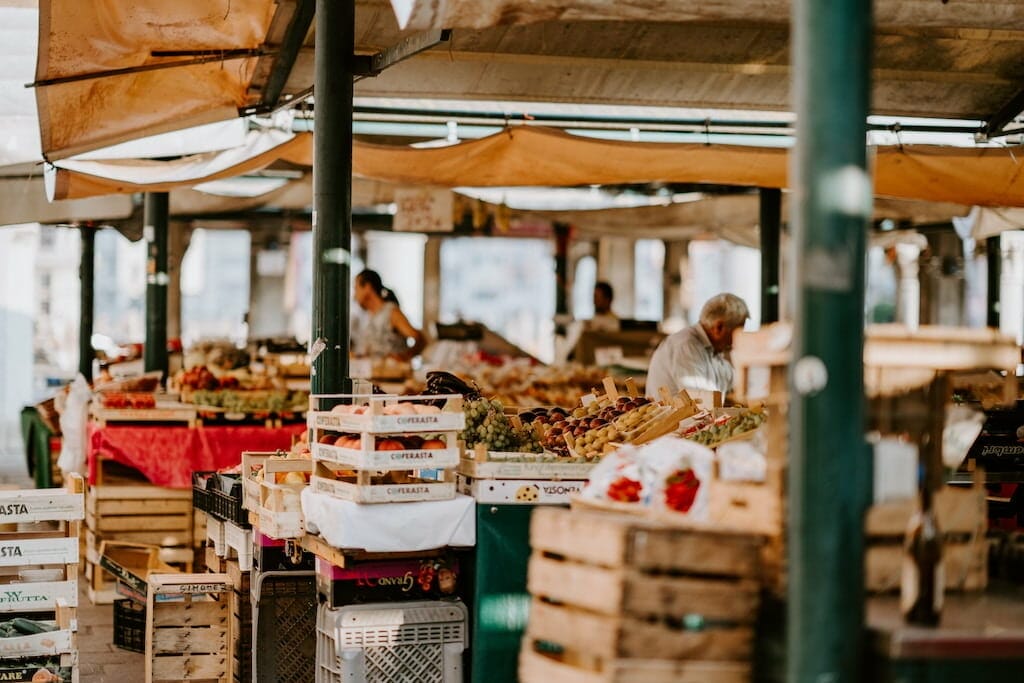italian fruit markets in rome