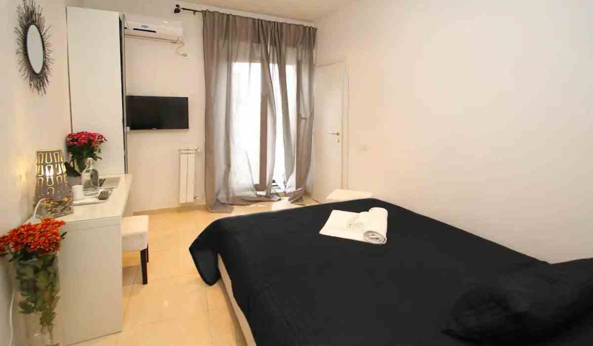 @airbnb.com_centro_roma @airbnb.com Centro Roma room