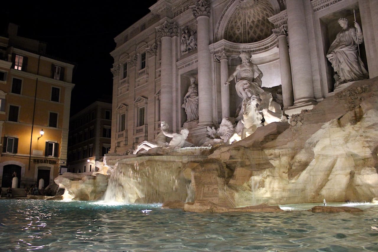 Rome in October trevi fountain night roma-pass.com