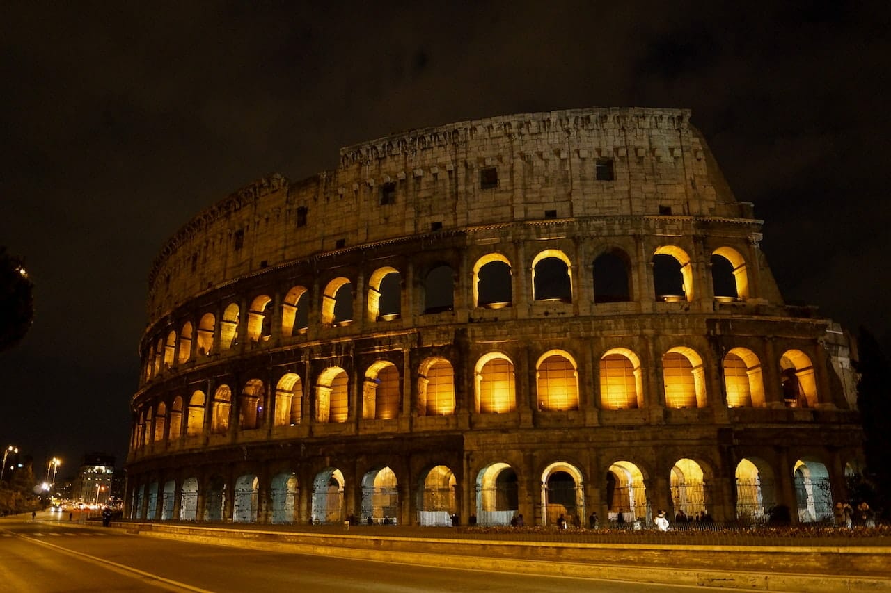 visiting colosseum rome at night