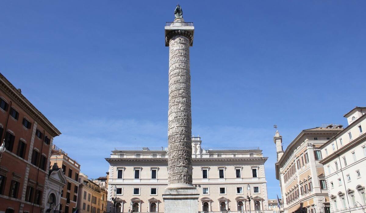 piazza_colonna_column_marcus_aurelius Column of Marcus Aurelius in Rome