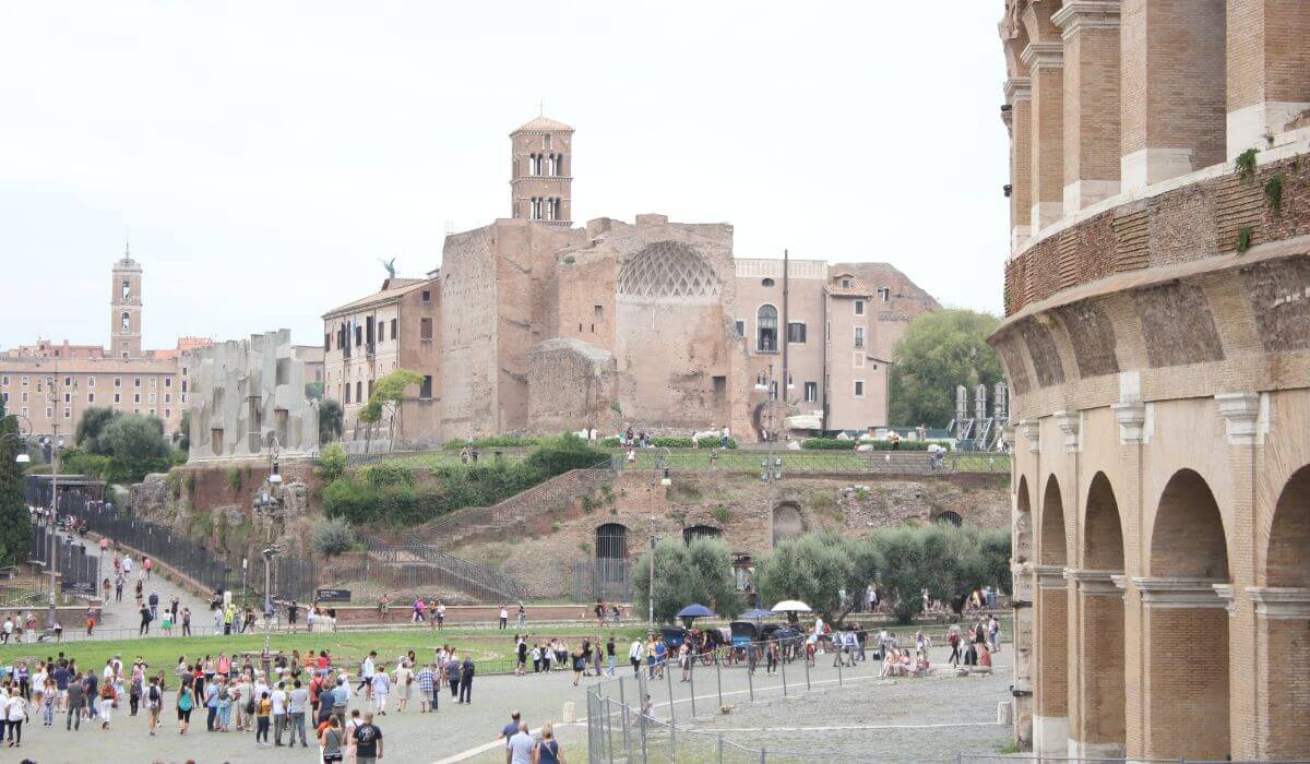 Staying Monti neighborhood Rome