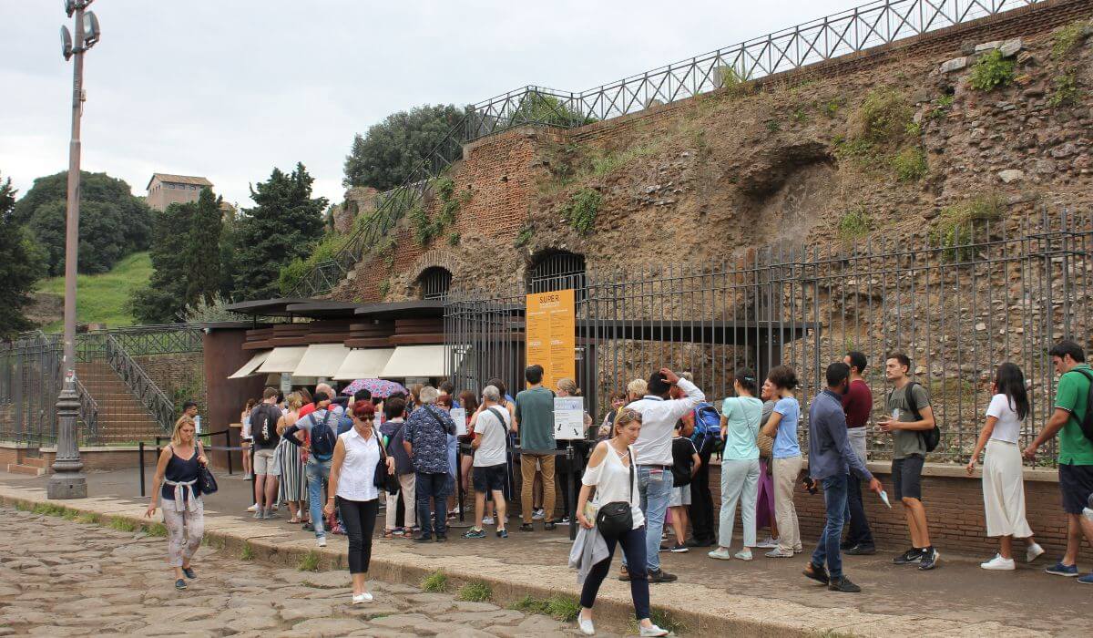 Hotspots pickpocketing Rome tourist attractions