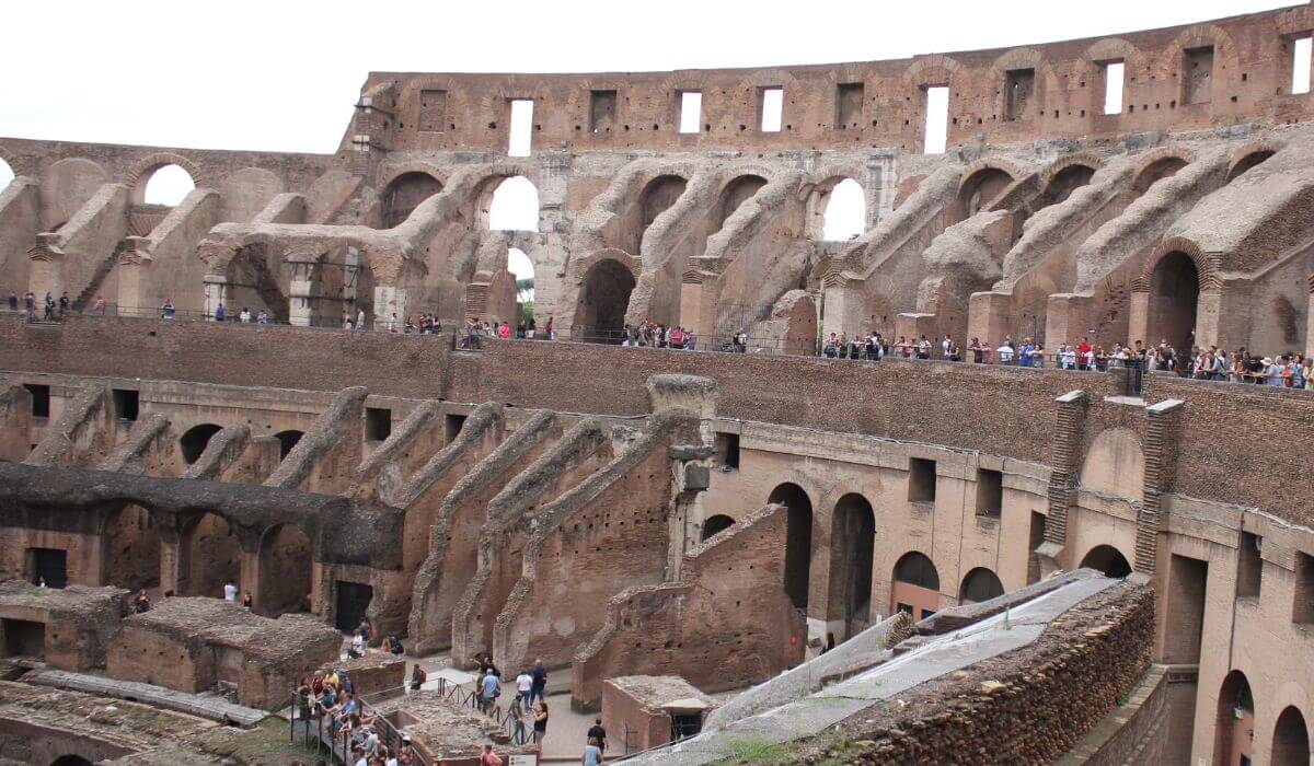 Visiting famous attractions Rome with kids