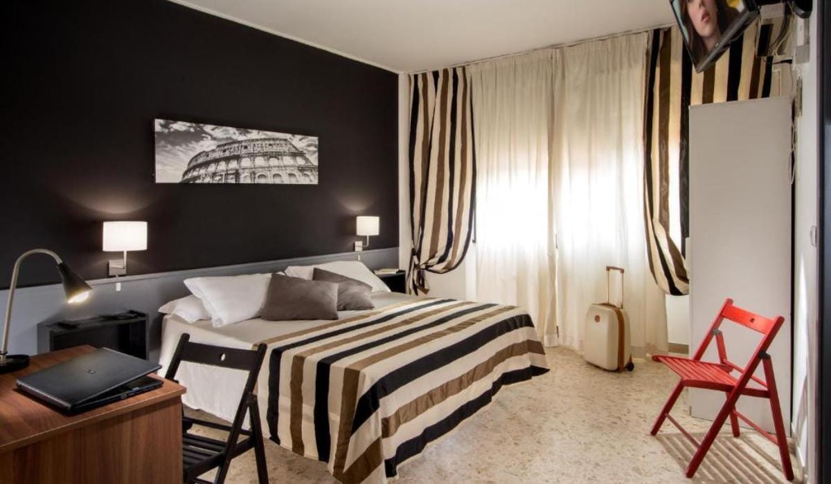 @booking.com Radio hotel