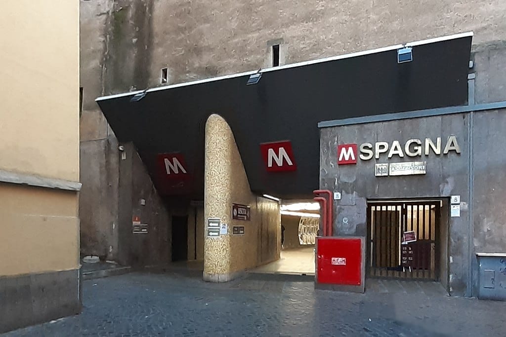 Spagna Station