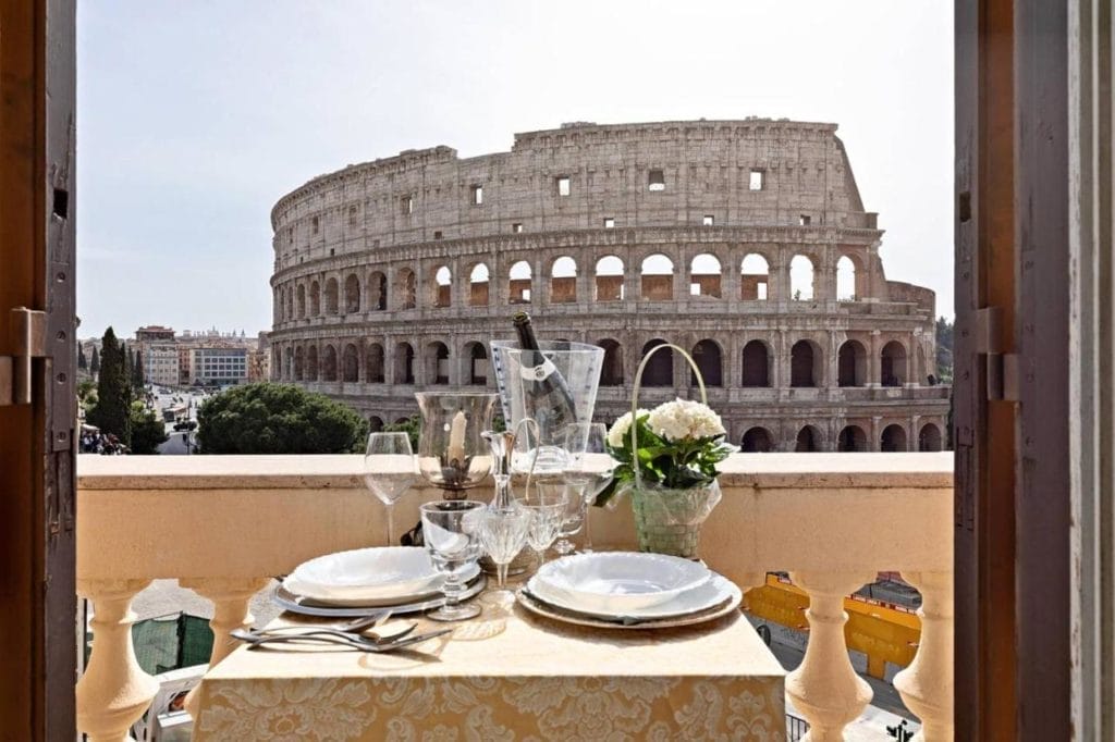 View Colosseo From Jacuzzi @booking.com