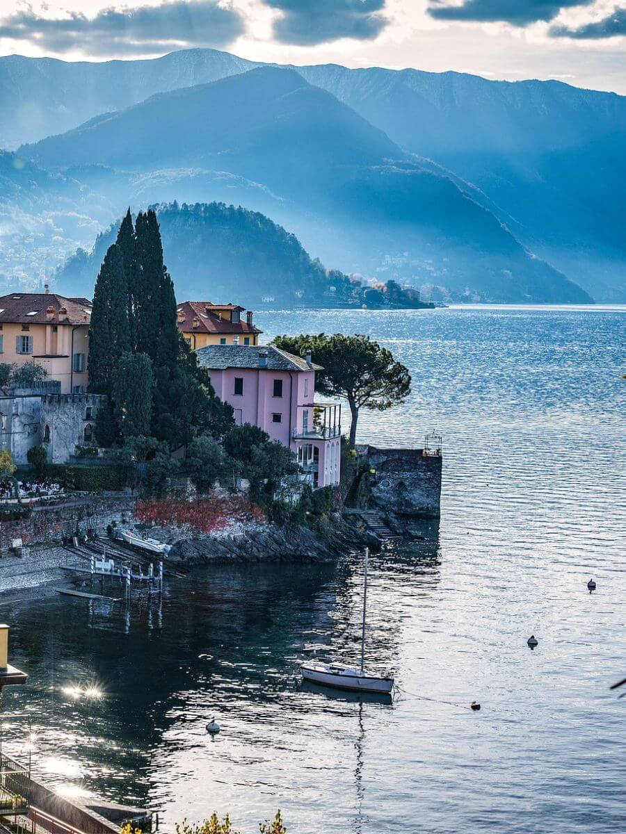 lake como visit in Italy