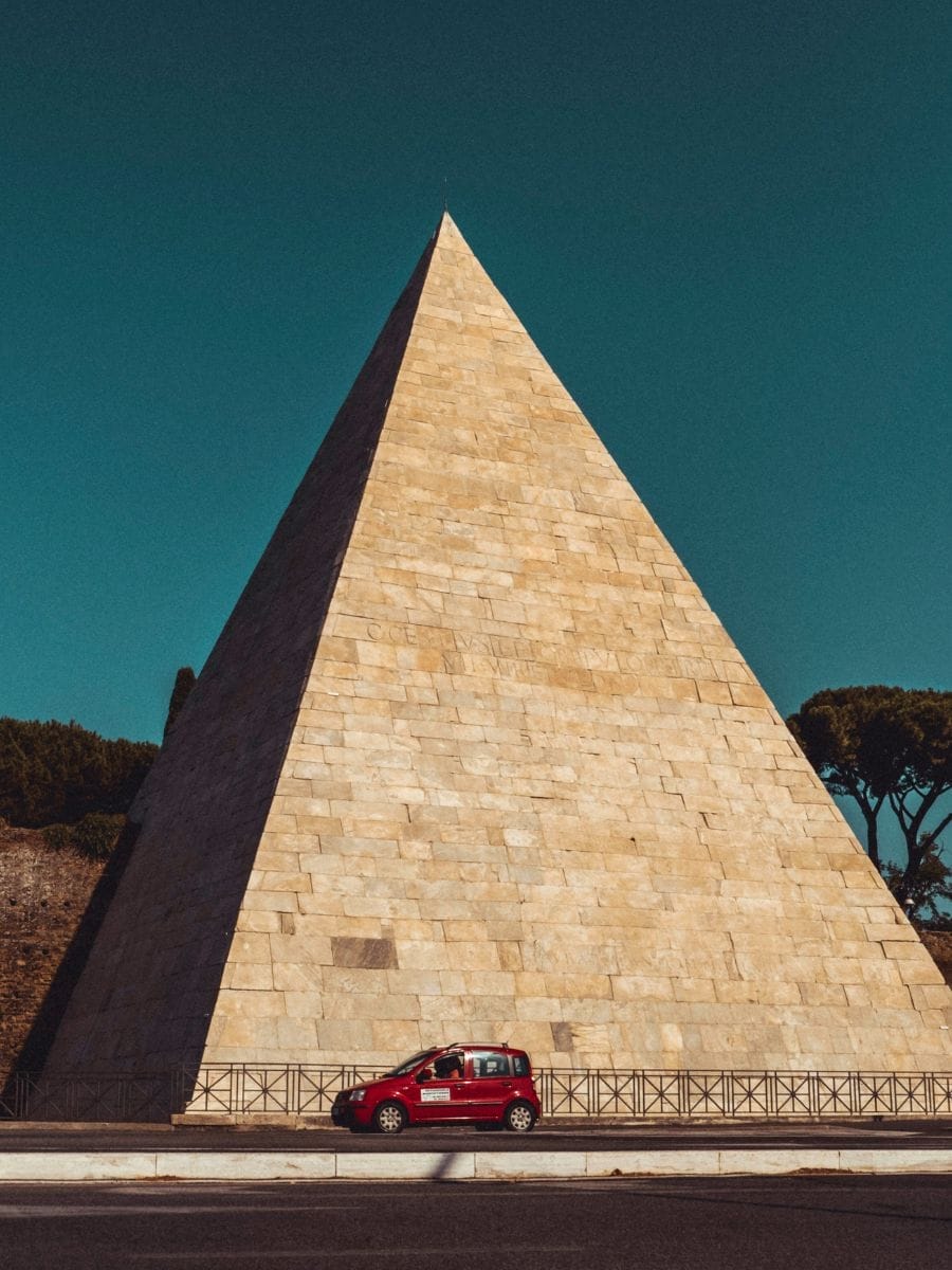 visiting tips Pyramid of Cestius